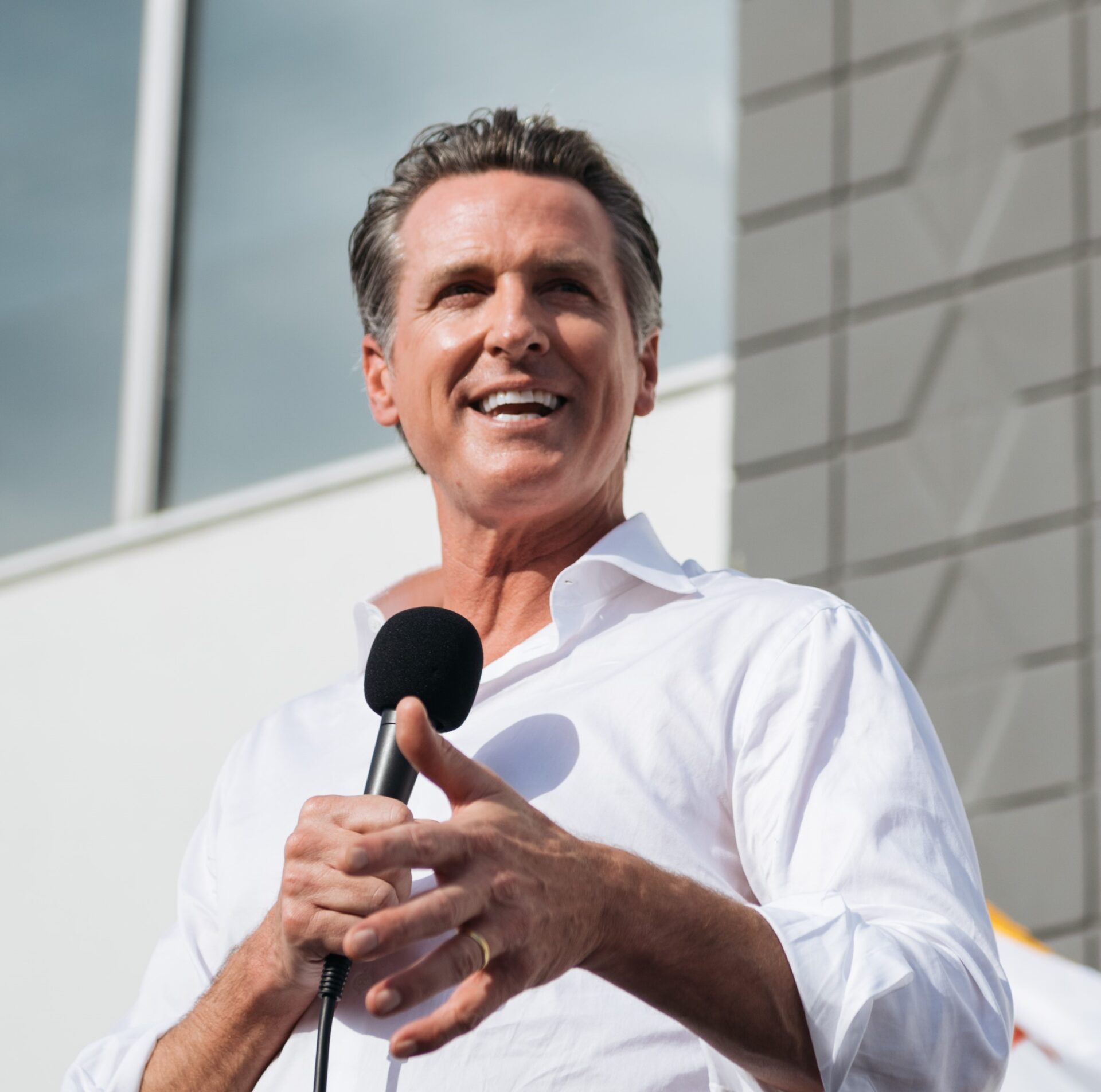 Newsom clashes with fellow democrats over self-driving trucks